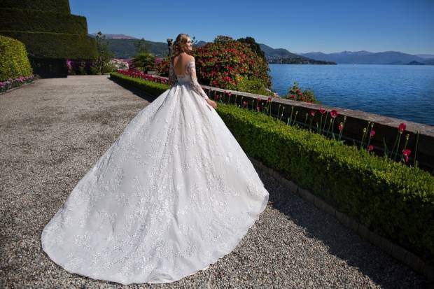 Свадебные платья со шлейфом: фото и модели