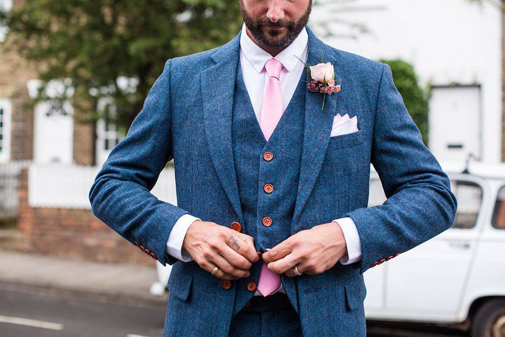 Синий свадебный костюм: как правильно выбрать, особенности, фото