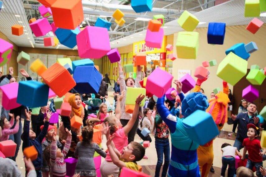 Поролоновое шоу на детском празднике: эффектная программа с ярким реквизитом