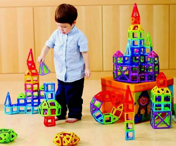 Что подарить мальчику на 5 лет - лучшие игрушки, которые можно подарить пятилетке