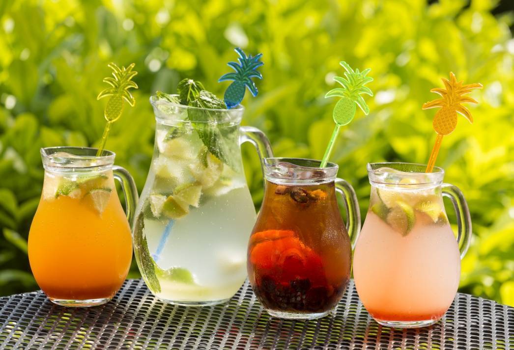 Освежающие напитки - 20 простых рецептов прохладительных напитков для жаркого лета.