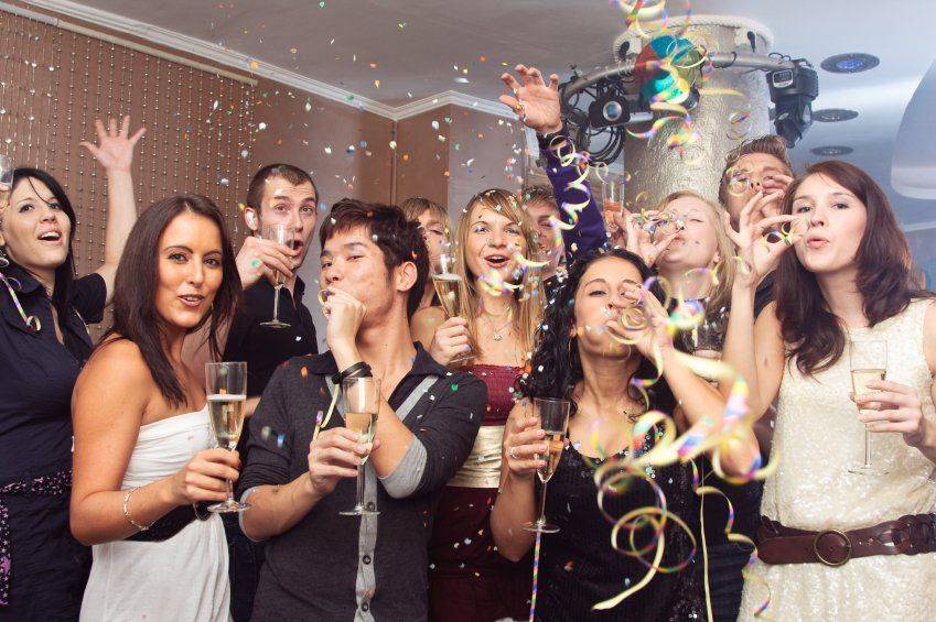 Какие вечеринки можно устроить в лофте: 45 тематических вечеринок