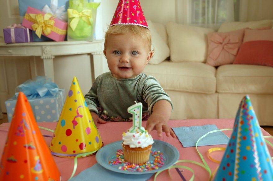 Что подарить мальчику на 2 года: лучшие идеи подарков на день рождения