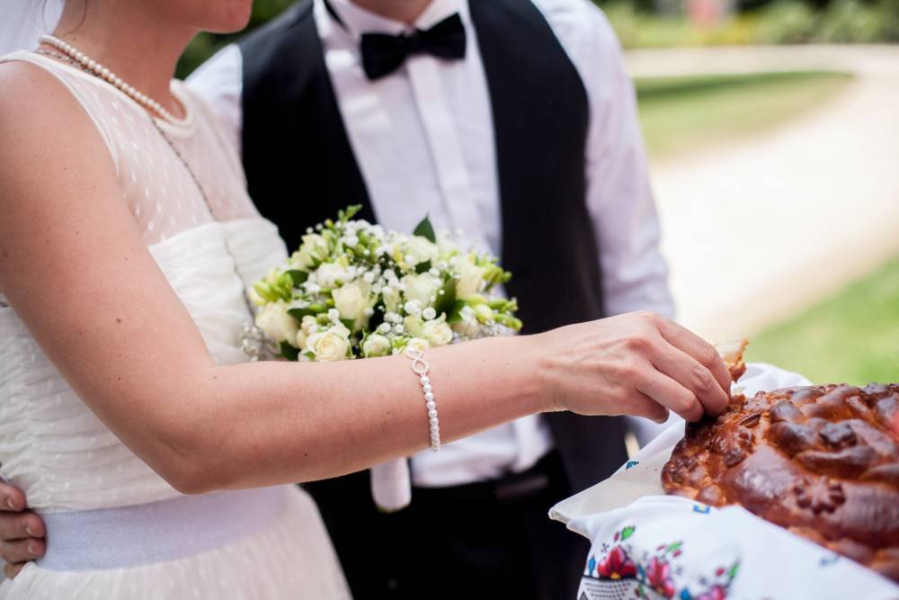 Выбор и правильная подача каравая на свадьбе: идеи для оформления традиционного свадебного каравая