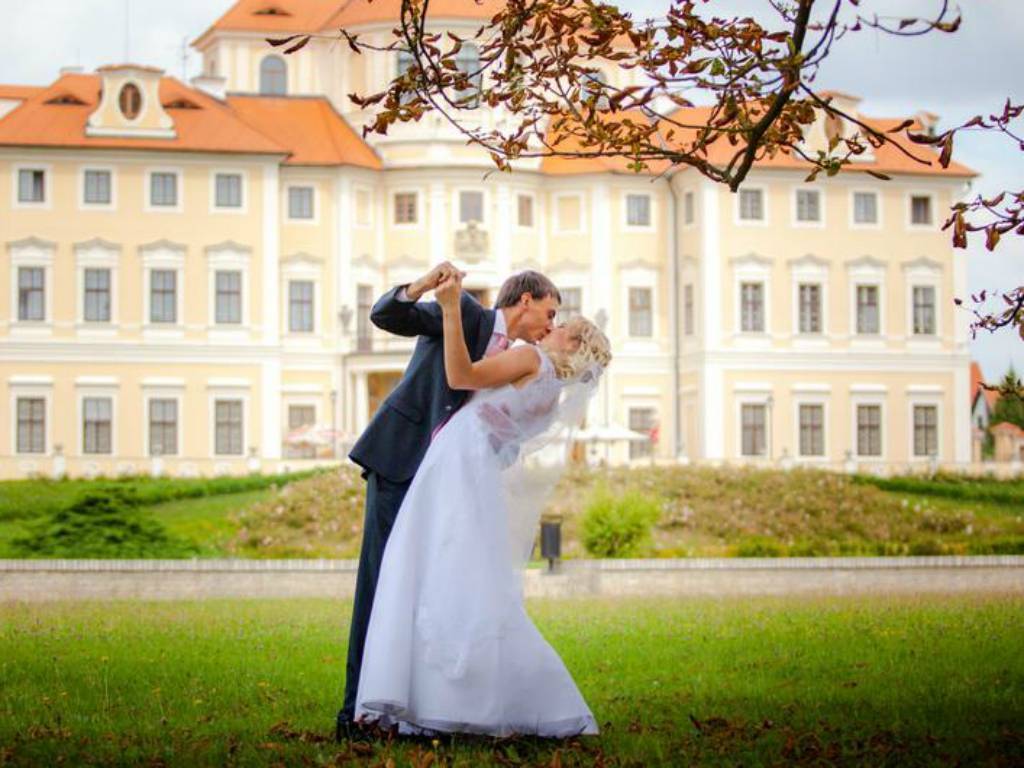 Свадьба в чехии. сказочная церемония в самом сердце старинной европы