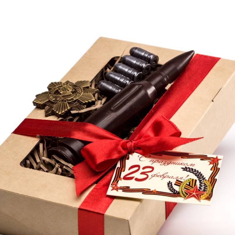 Что подарить парню на 23 февраля: подарки материальные и подарки впечатления | fiestino.ru