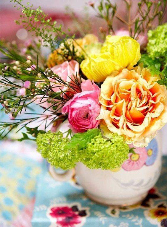 Как правильно дарить цветы: правила этикета