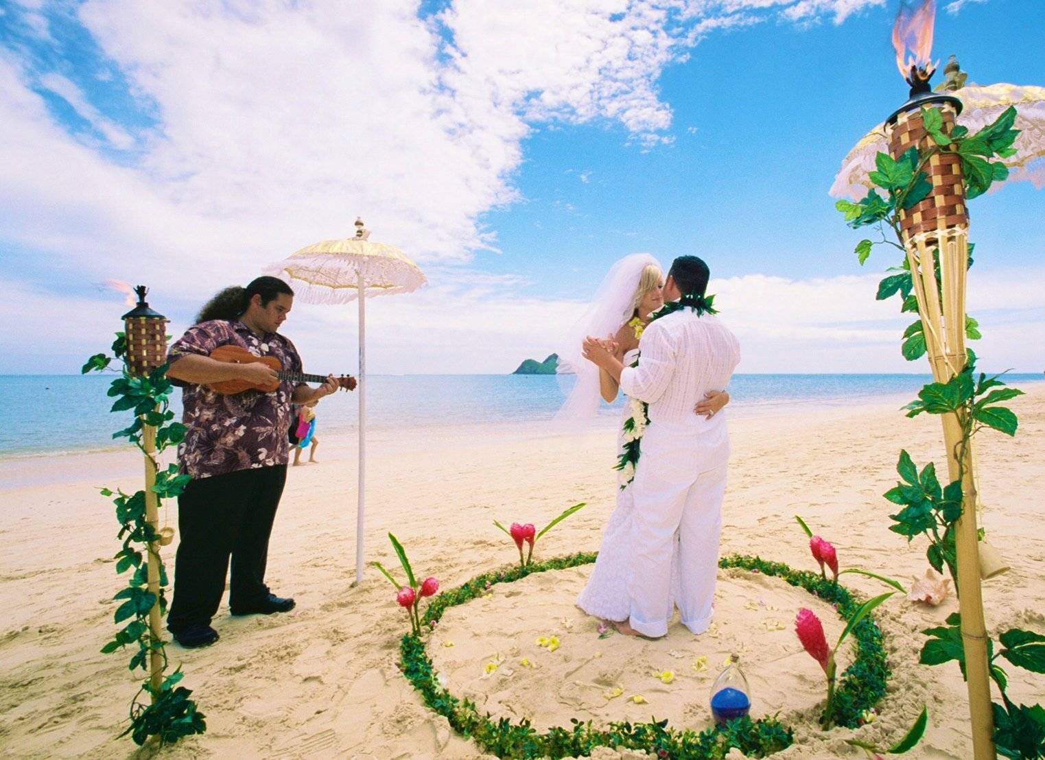 Как организовать свадьбу в гавайском стиле, инструкция, описание