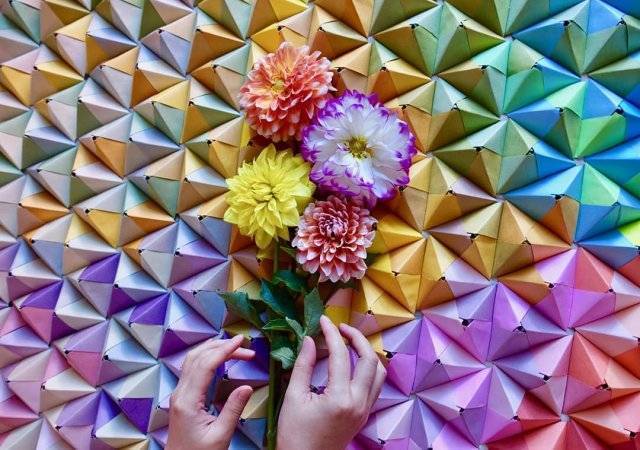 Бумажные цветы своими руками: 100 ярких фото идей