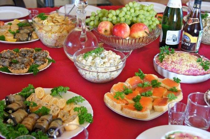 Что приготовить на праздничный стол: 20 вкусных и недорогих рецептов