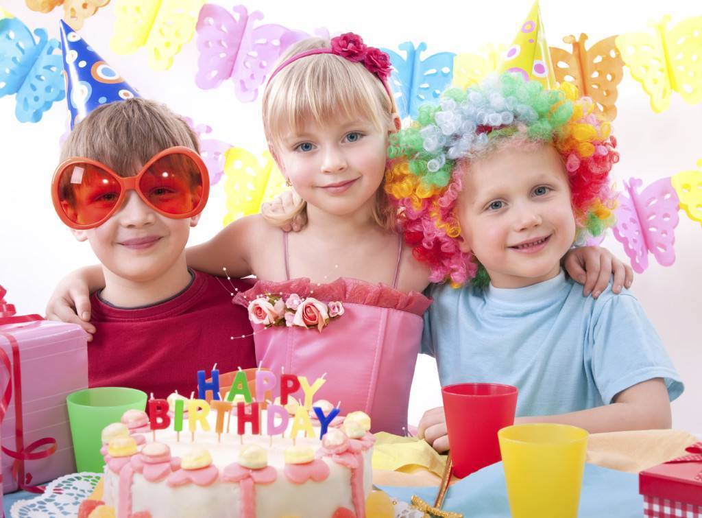 100 необычных праздников, которые могут стать основой тематической вечеринки