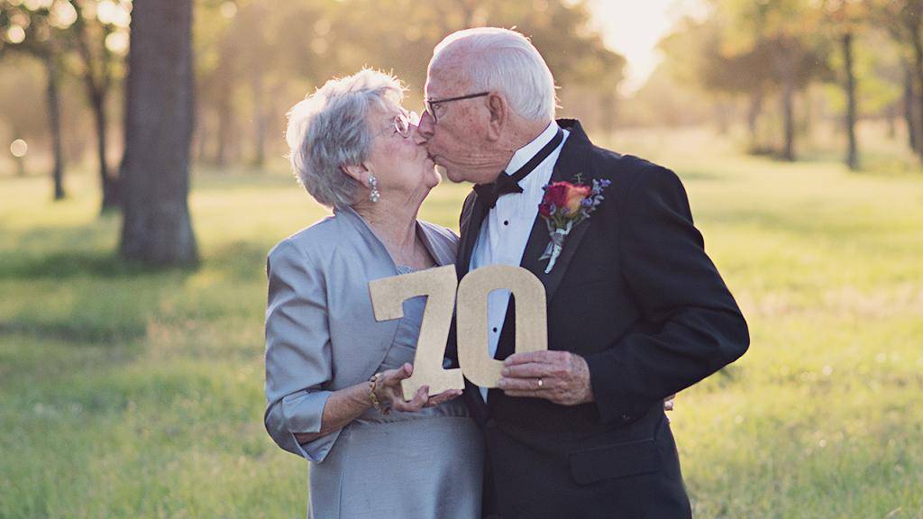 Годовщина свадьбы 70 лет: какая это свадьба, как отметить и поздравить супруга