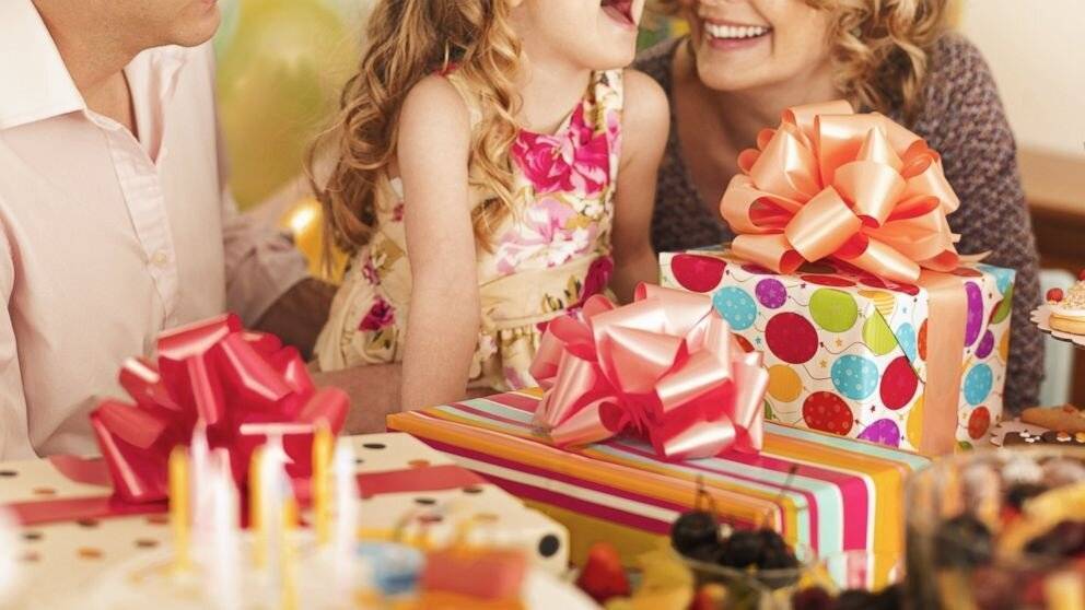 Что подарить девочке 12 лет на день рождения ????  130+ лучших идей подарков ребенку на 12 лет девочке