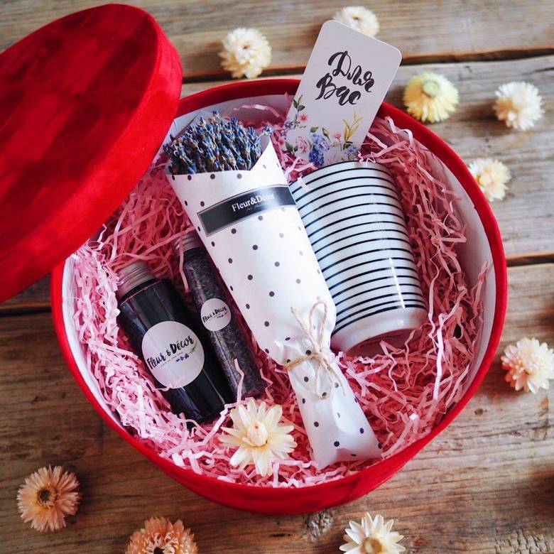 Что подарить мужчине на 14 февраля: подарки полезные и романтичные | fiestino.ru