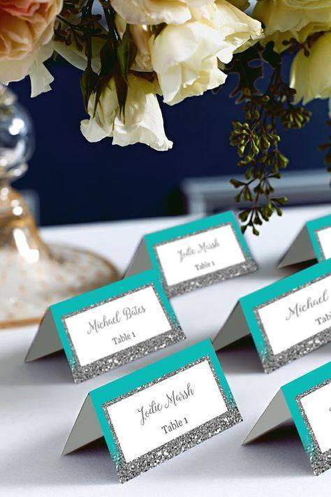 Зачем нужны рассадочные карточки на свадебном банкете?