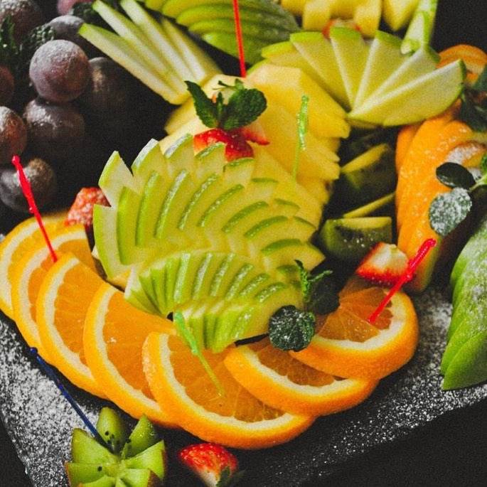 Самые красивые идеи оформления овощной нарезки на праздничный стол